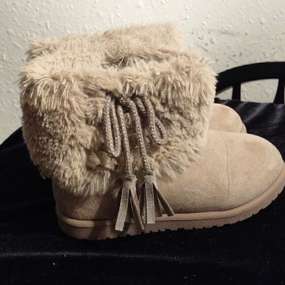 Magellan Outdoors Gray Faux Fur & Suede Boots - Picture 1 of 7